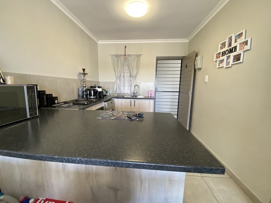 2 Bedroom Property for Sale in De La Haye Western Cape